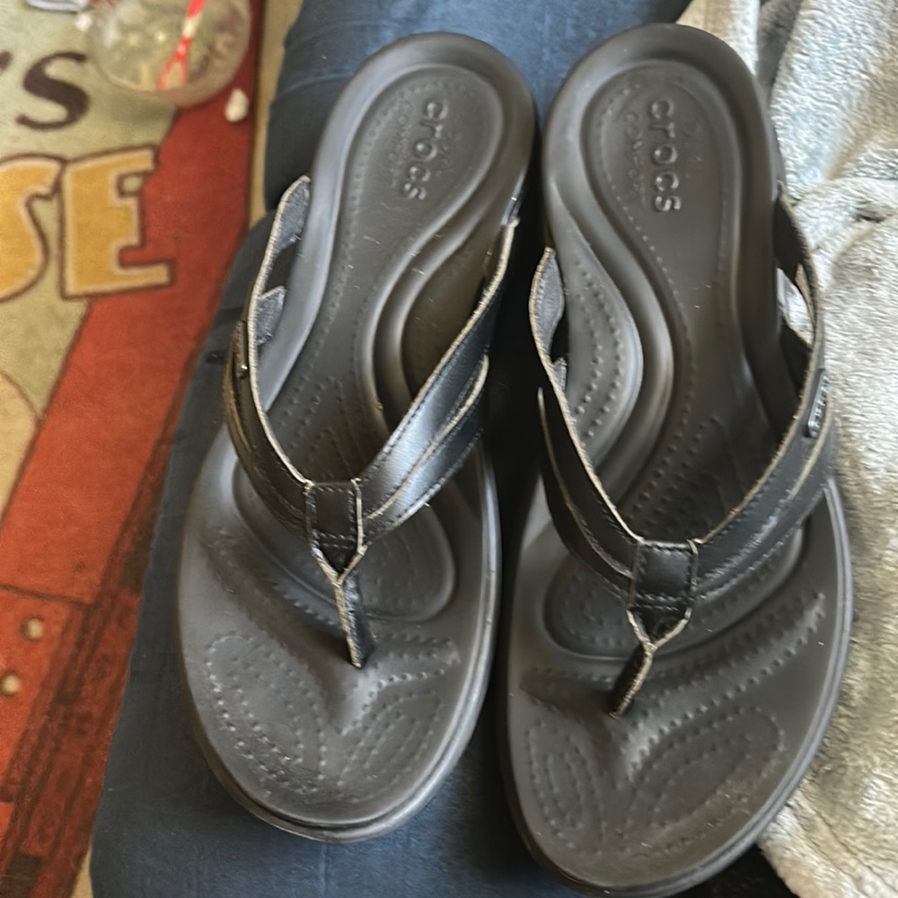 Croc black flip flops